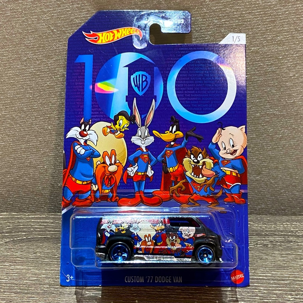 HOT WHEELS Warner Bros 100 77’ Dodge Custom Van Superman DC Comics Diecast